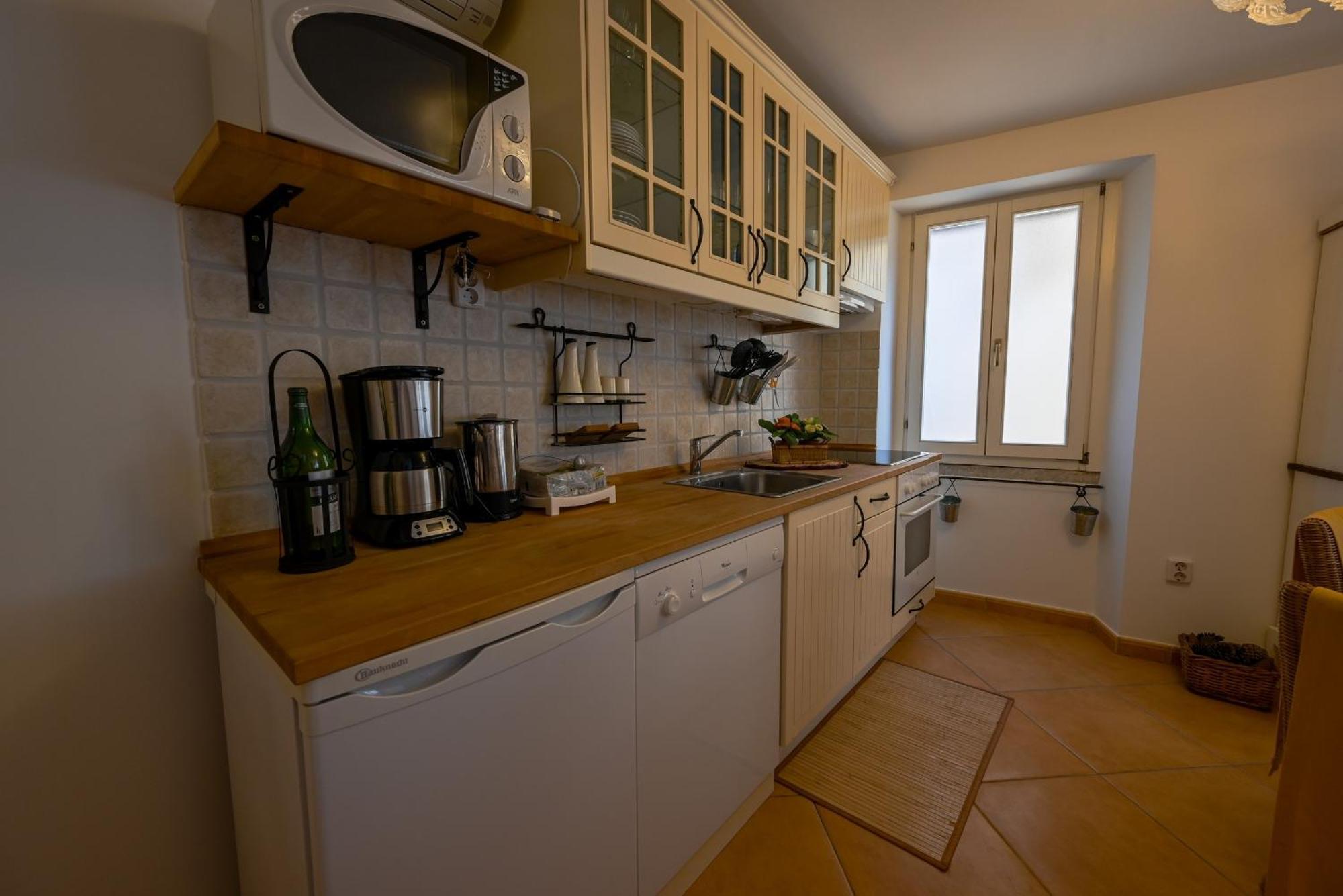 Alice Apartment With Balcony Rovinj Bagian luar foto