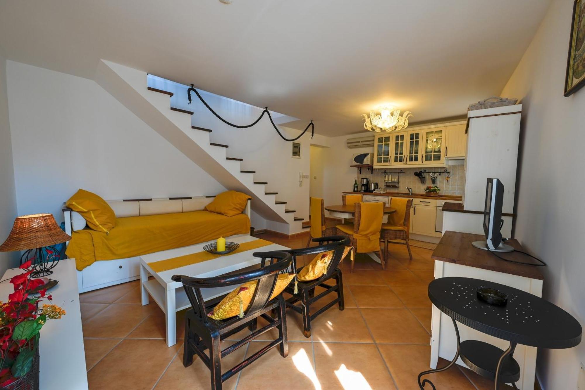 Alice Apartment With Balcony Rovinj Bagian luar foto